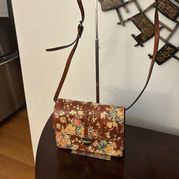 Patrica Nash leather crossbody with wallet - Picture 2 of 3